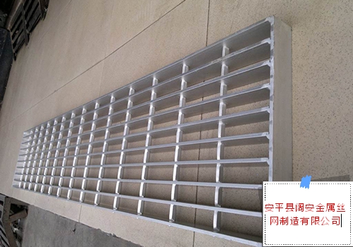 安平县阔安金属丝网制造有限公司T1踏步板产品实拍图
